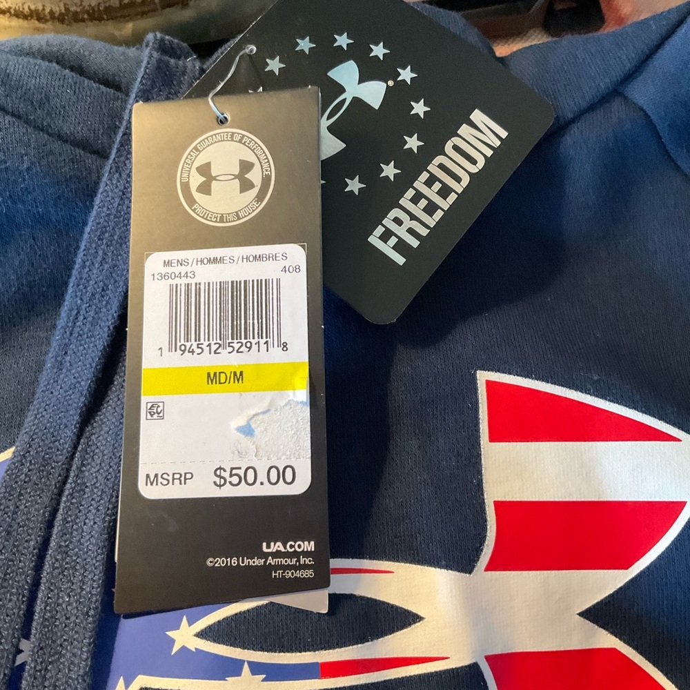 NWT- Mens UA Freedom Hoodie - Picture 4 of 4